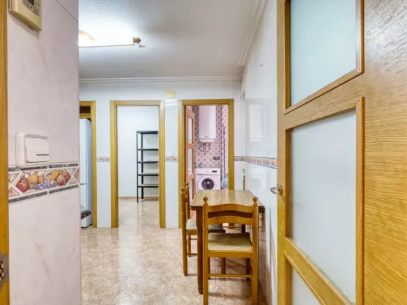 3-bedroom Flat In Elche, Spain (81 M²)