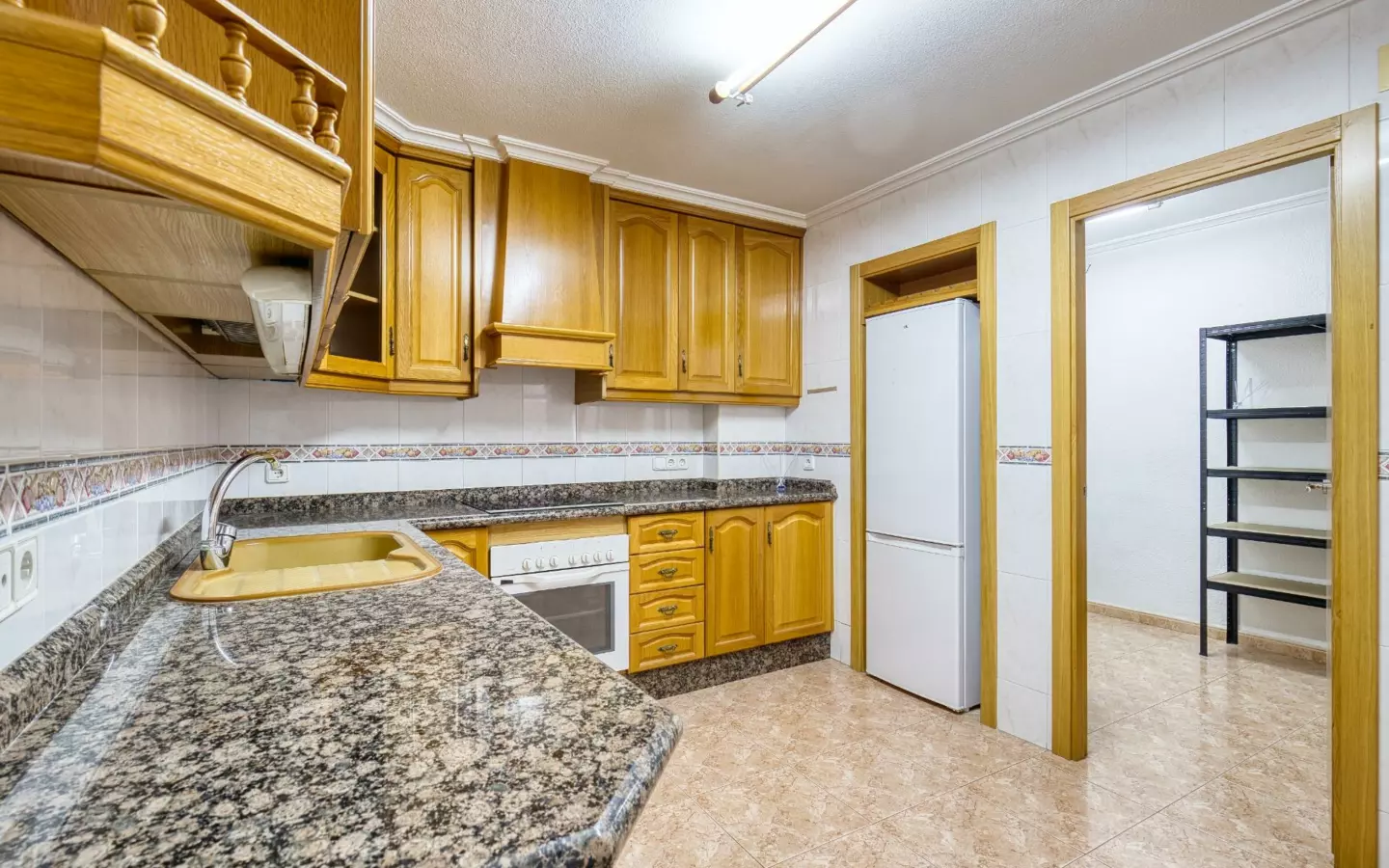 3-bedroom Flat In Elche, Spain (81 M²)