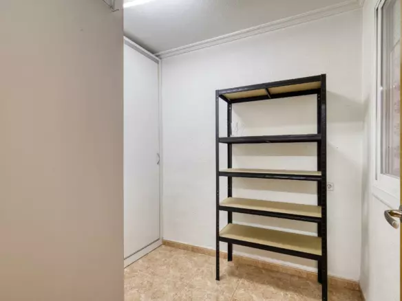 3-bedroom Flat In Elche, Spain (81 M²)