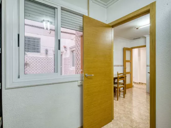 3-bedroom Flat In Elche, Spain (81 M²)