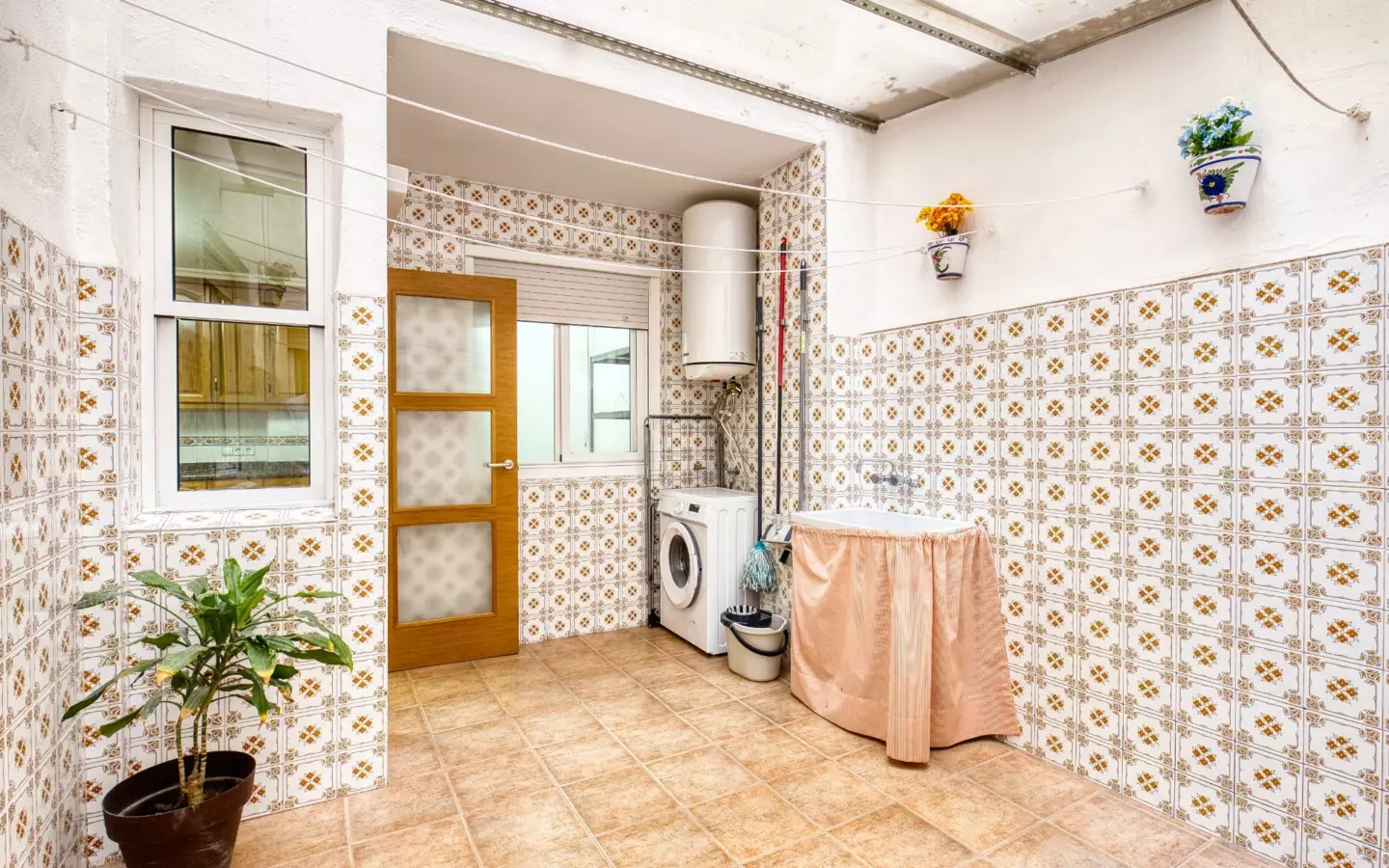3-bedroom Flat In Elche, Spain (81 M²)