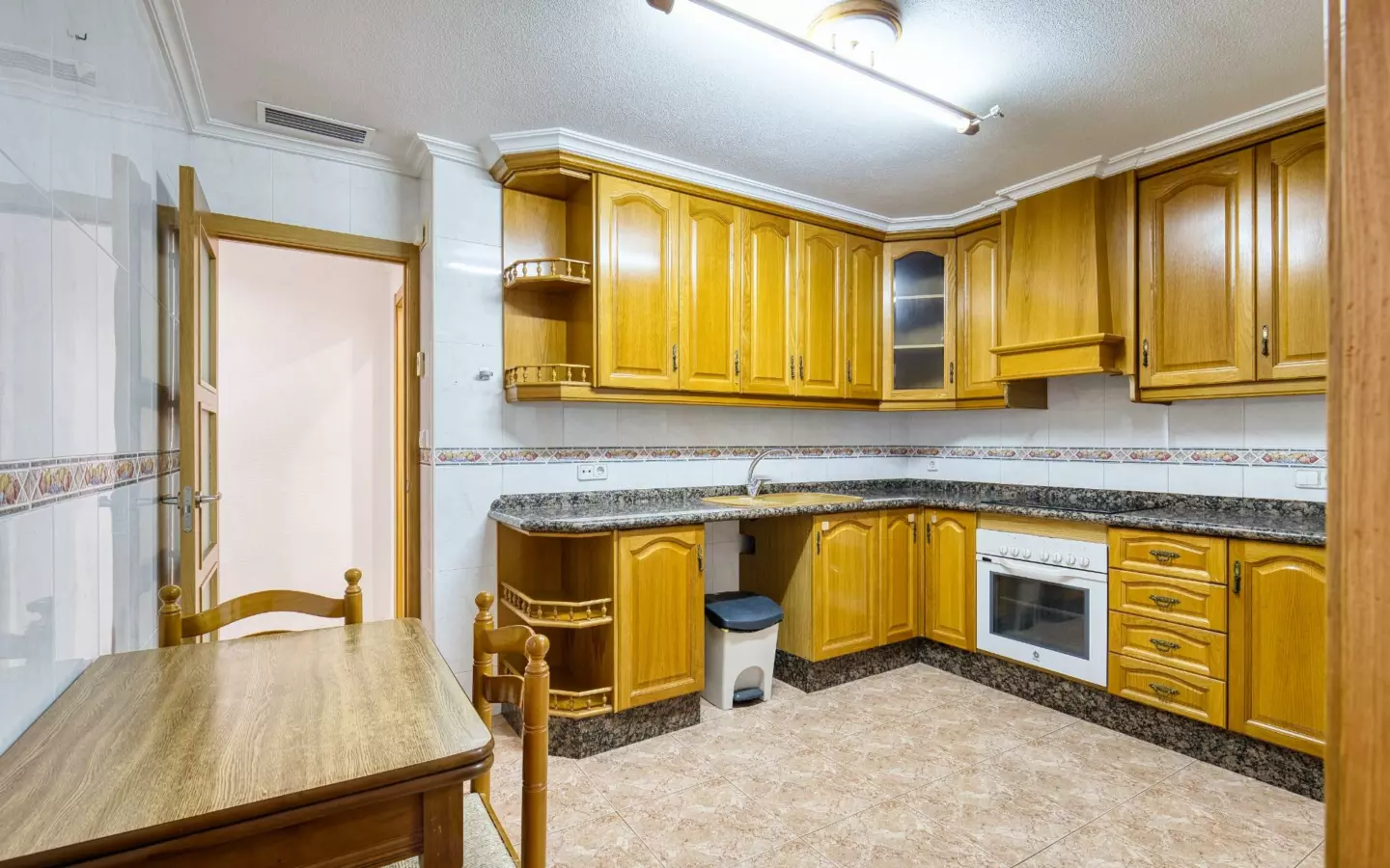 3-bedroom Flat In Elche, Spain (81 M²)