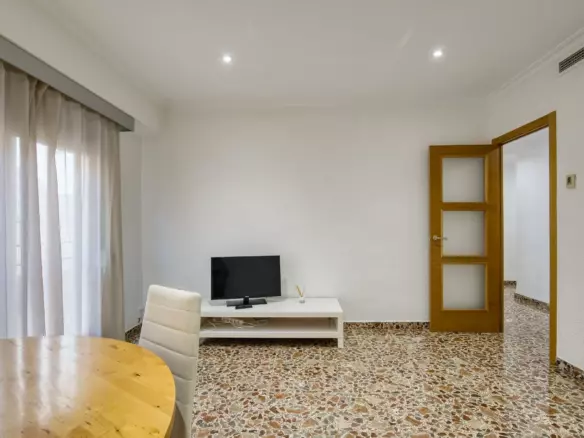 3-bedroom Flat In Elche, Spain (81 M²)