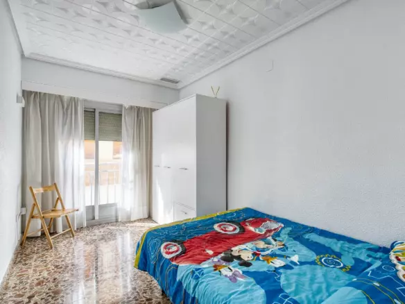 3-bedroom Flat In Elche, Spain (81 M²)
