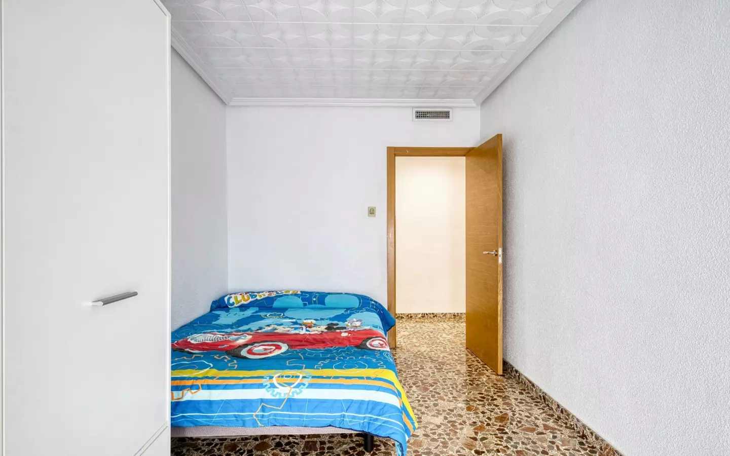 3-bedroom Flat In Elche, Spain (81 M²)