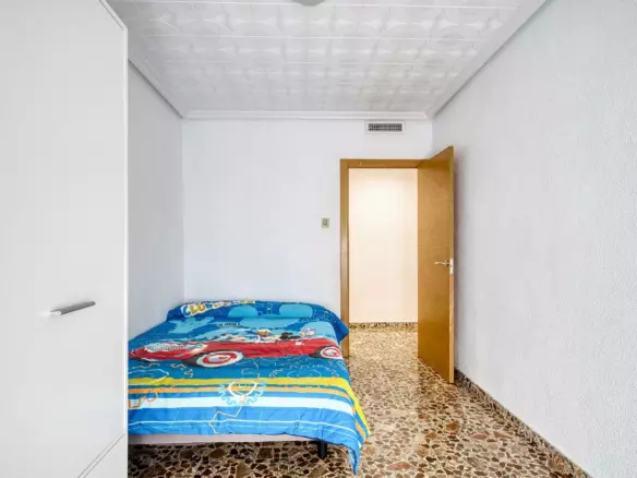 3-bedroom Flat In Elche, Spain (81 M²)