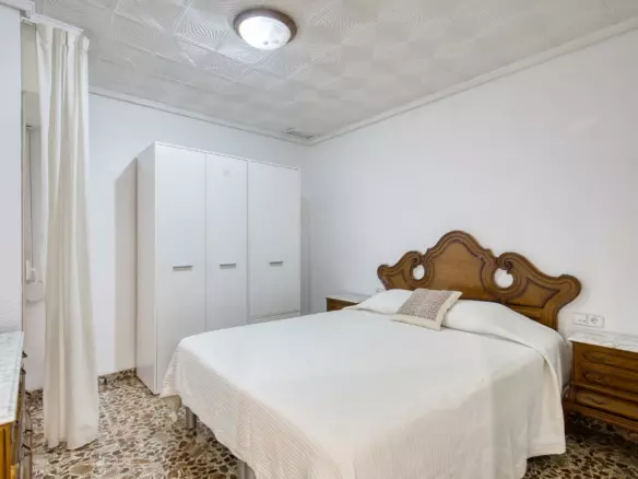 3-bedroom Flat In Elche, Spain (81 M²)