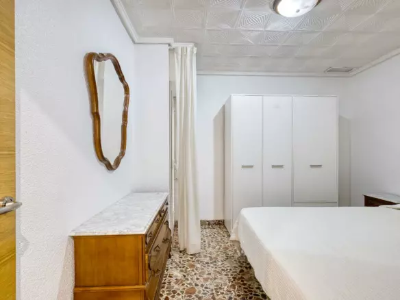 3-bedroom Flat In Elche, Spain (81 M²)