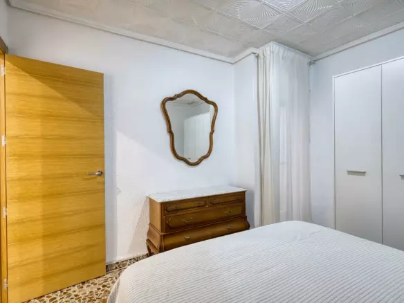 3-bedroom Flat In Elche, Spain (81 M²)