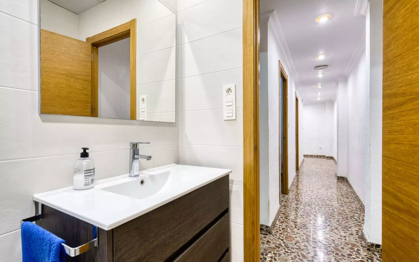 3-bedroom Flat In Elche, Spain (81 M²)