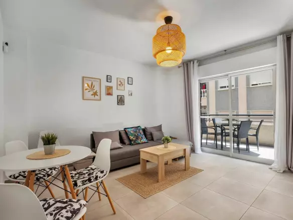 3-bedroom Apartment In Torrevieja, Spain (101 M²)
