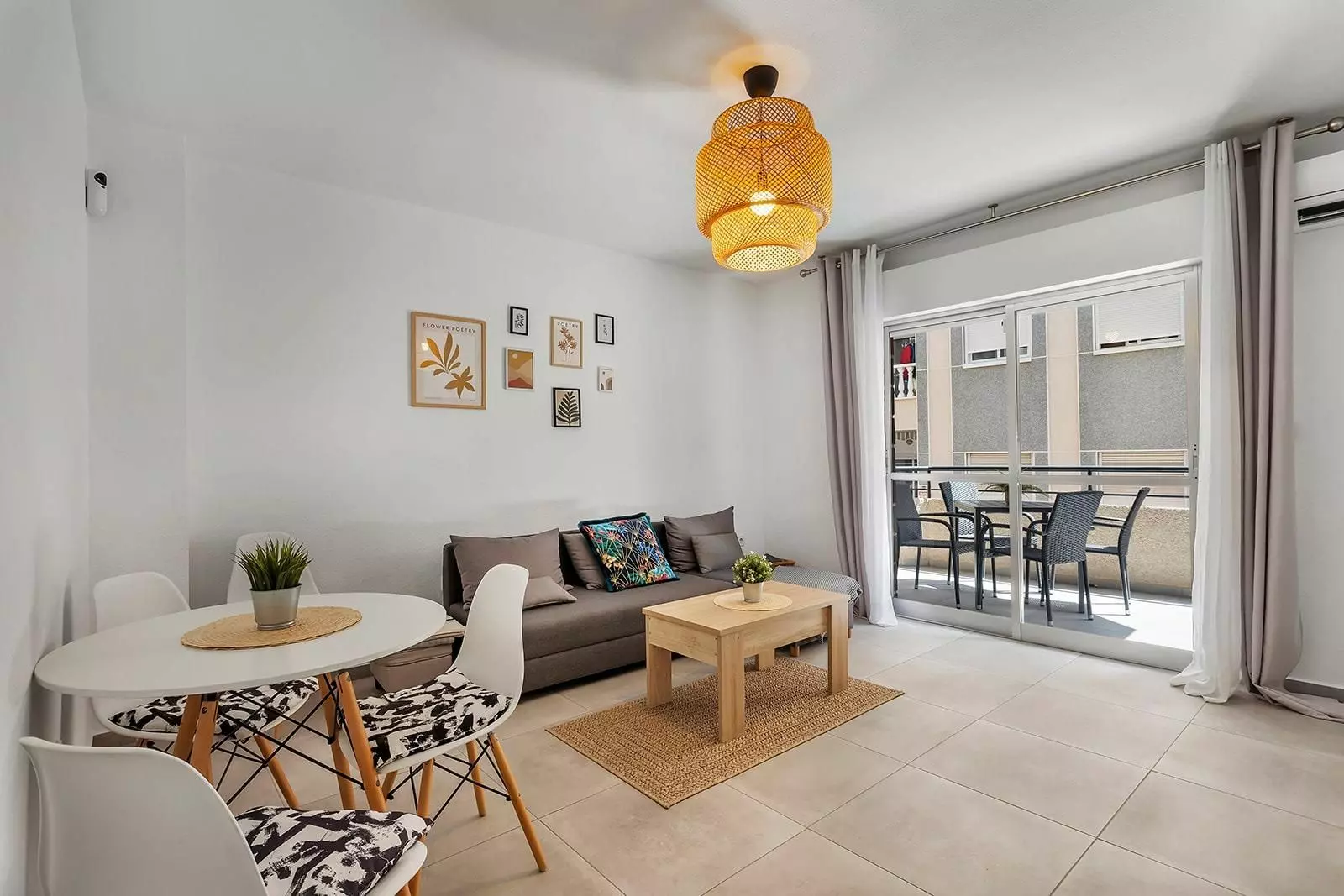 3-bedroom Apartment In Torrevieja, Spain (101 M²)