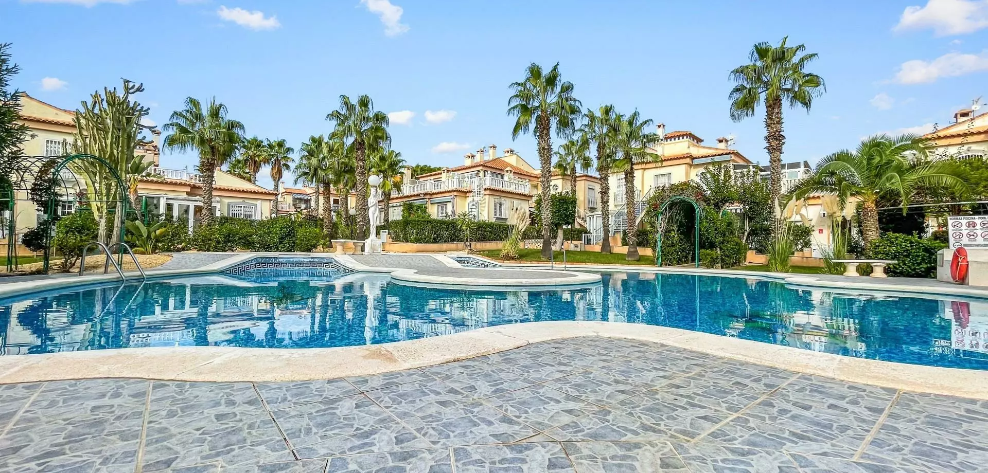 2-2-fc5573 2-bedroom Apartment In Torrevieja, Spain (75 M²)