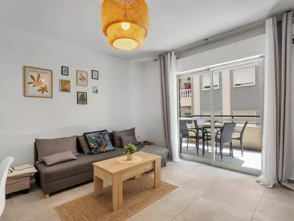 3-bedroom Apartment In Torrevieja, Spain (101 M²)