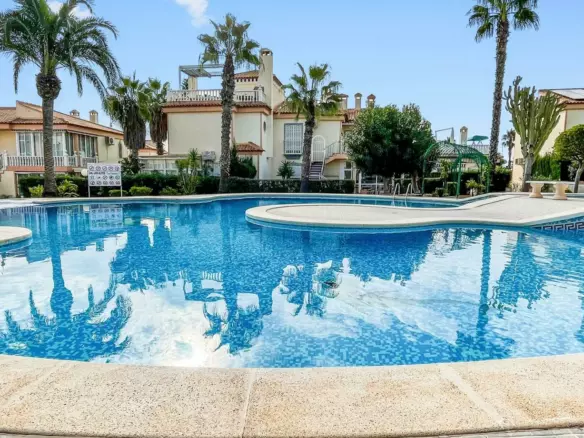 2-bedroom Apartment In Torrevieja, Spain (75 M²)