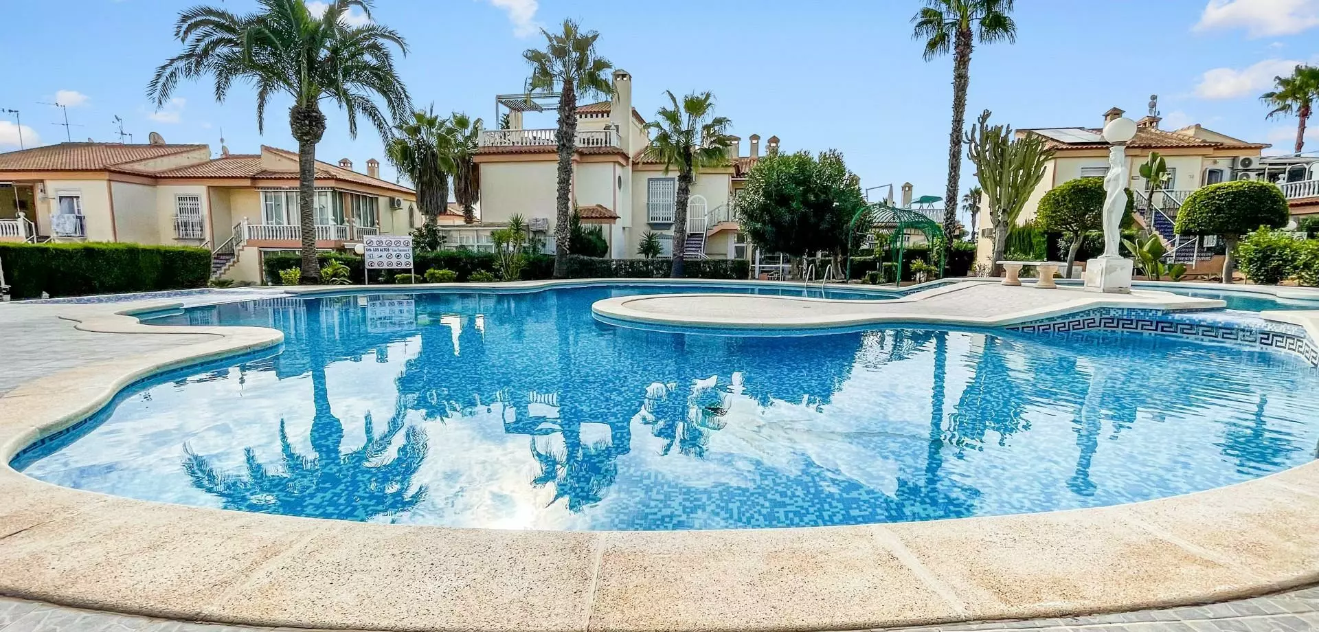 2-4-20292f 2-bedroom Apartment In Torrevieja, Spain (75 M²)
