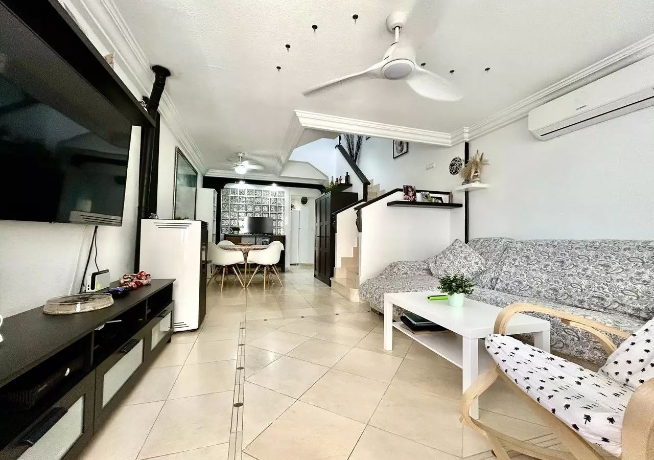4-bedroom House In Formentera Del Segura, Spain (207 M²)