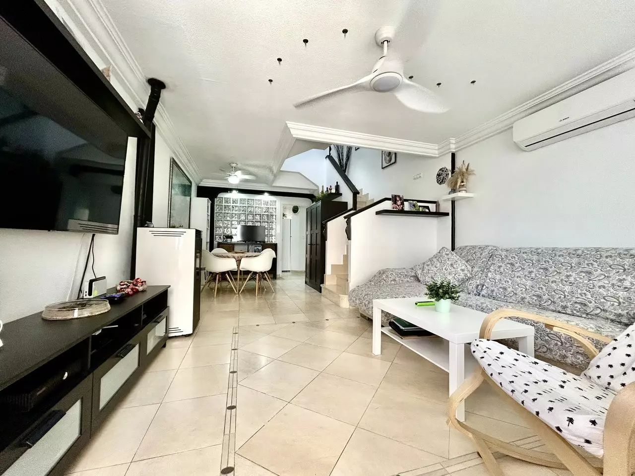 4-bedroom House In Formentera Del Segura, Spain (207 M²)