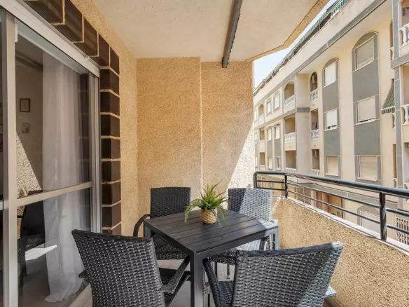 3-bedroom Apartment In Torrevieja, Spain (101 M²)