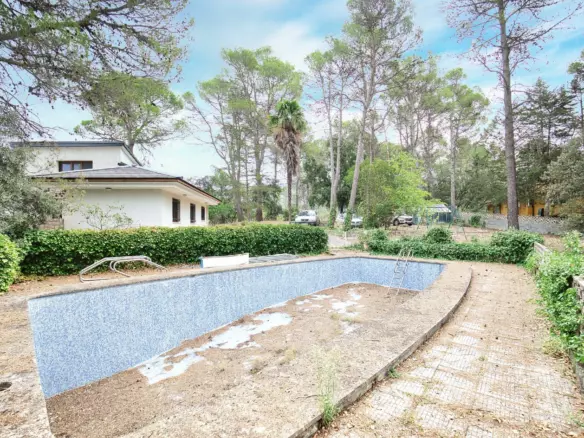 5-bedroom Villa In Alcoy – Alcoi, Spain (430 M²)