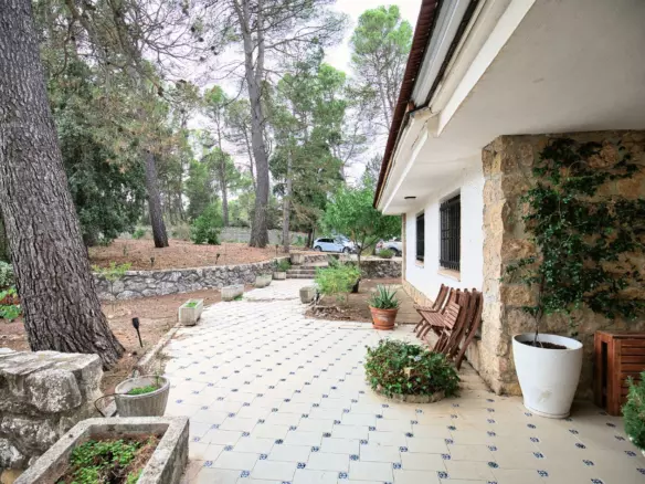 5-bedroom Villa In Alcoy – Alcoi, Spain (430 M²)