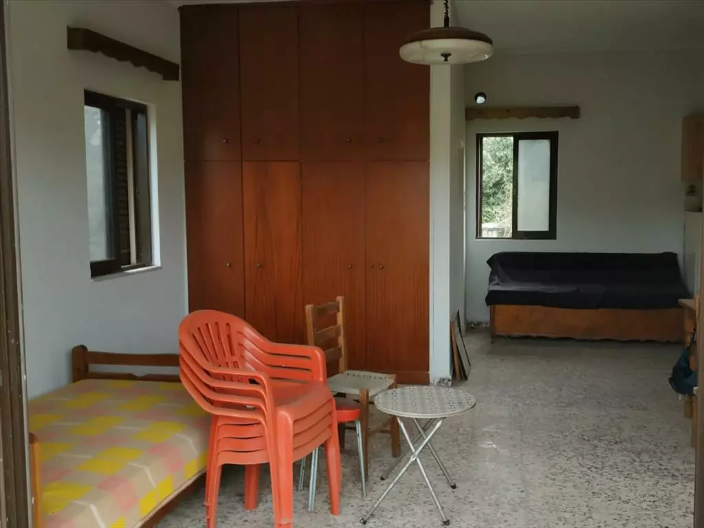 Detached House In Salamina, Greece (42 M²)