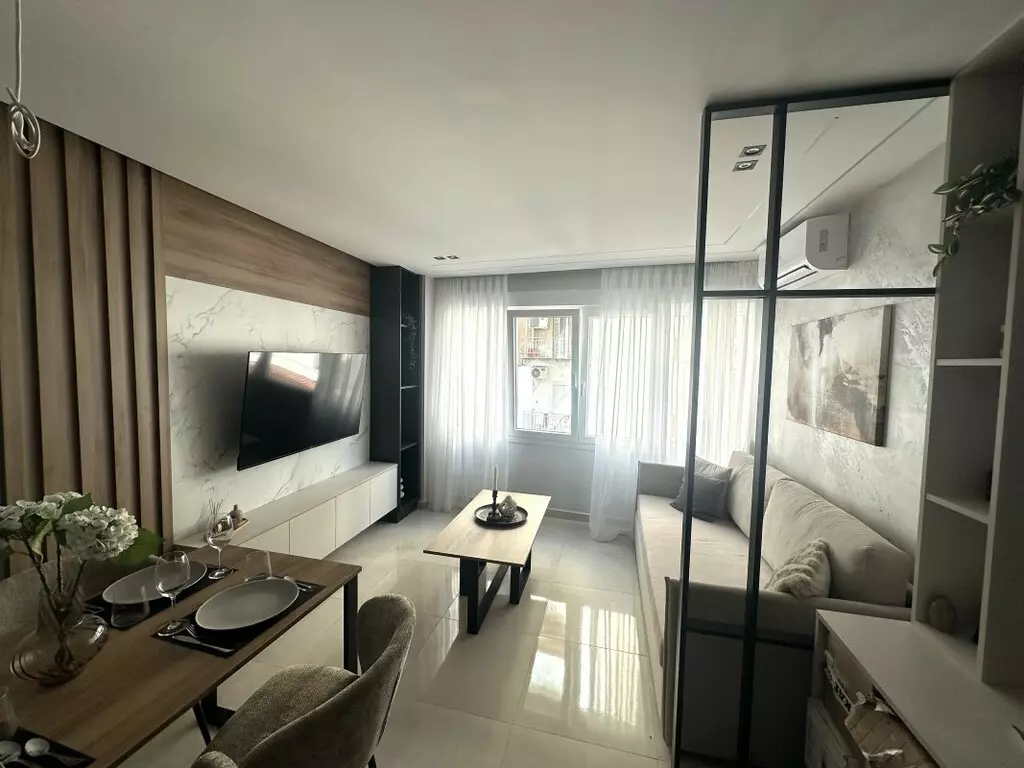 1-bedroom Flat In Center Of Thessaloniki, Greece (56 M²)