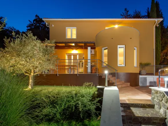 5-bedroom Villa In Veprinac, Croatia (200 M²)