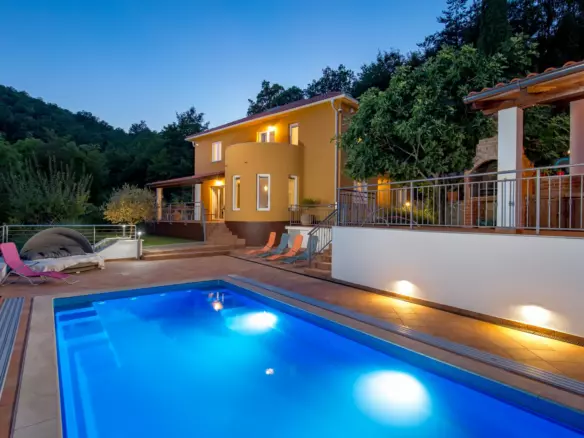 5-bedroom Villa In Veprinac, Croatia (200 M²)