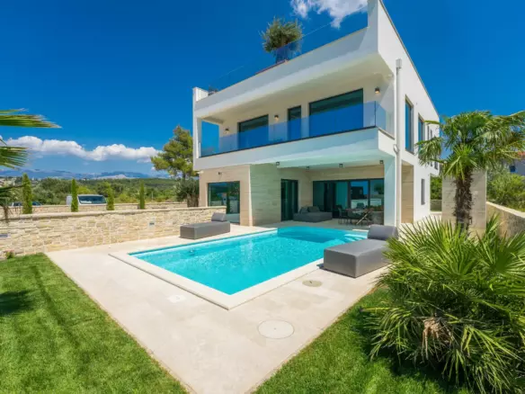 3-bedroom Villa In Ljubač, Croatia (330 M²)