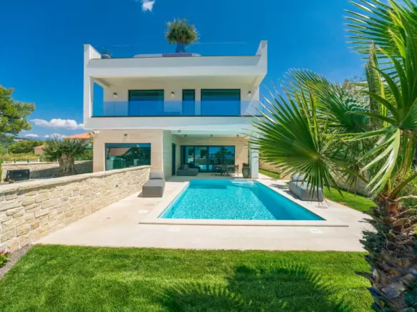 3-bedroom Villa In Ljubač, Croatia (330 M²)