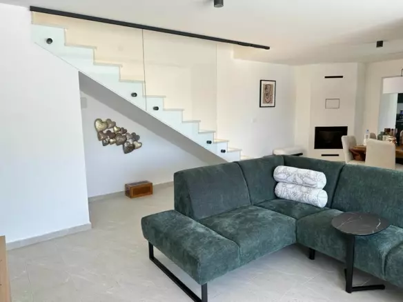 4-bedroom Villa In Poljane, Croatia (328 M²)