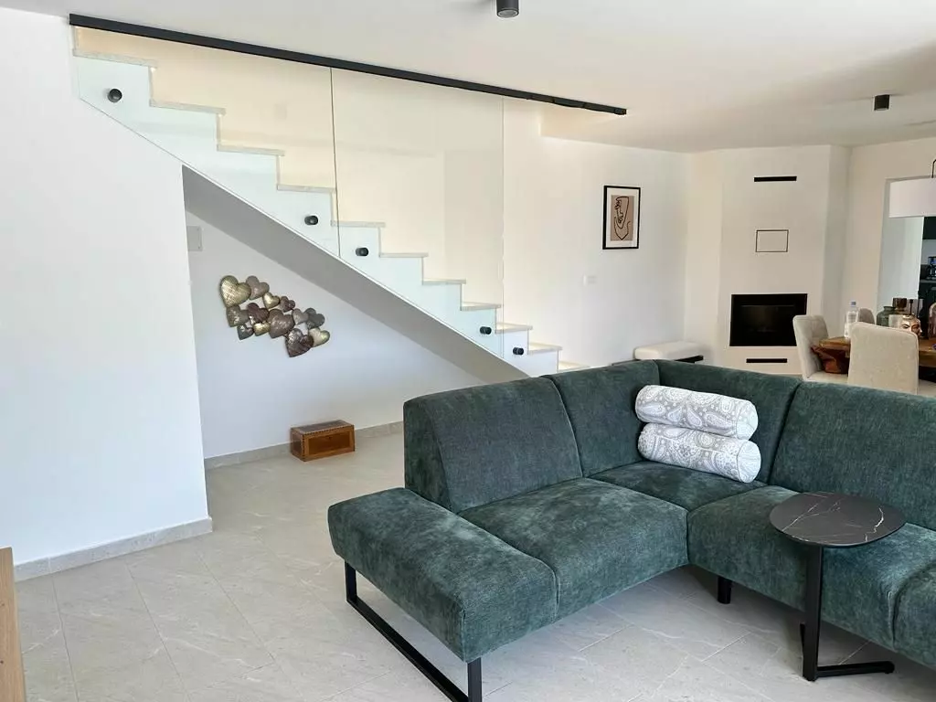 4-bedroom Villa In Poljane, Croatia (328 M²)