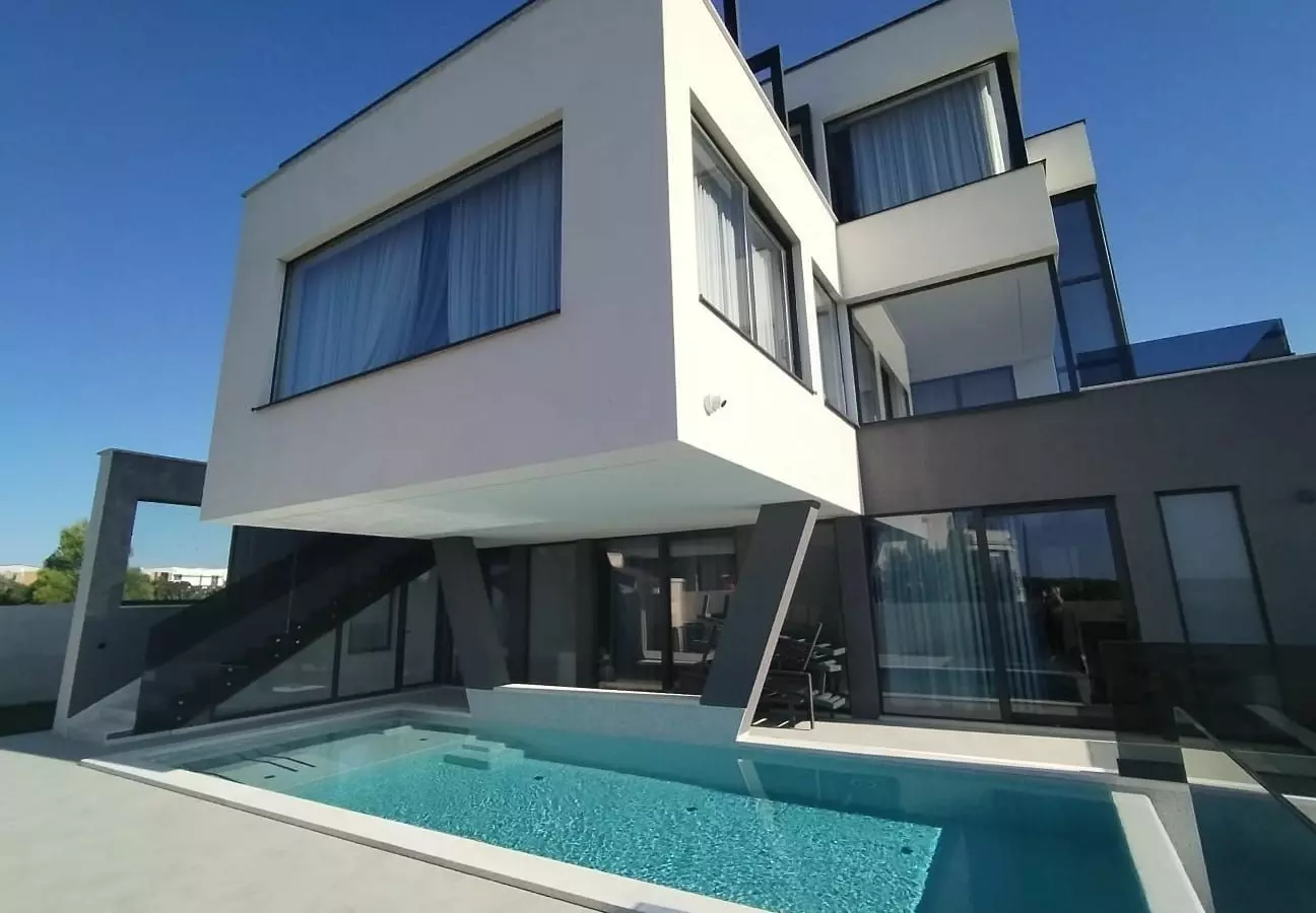 4-bedroom Villa In Medulin, Croatia (420 M²)