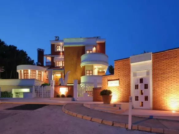 10-bedroom Villa In Stoja, Croatia (1.300 M²)