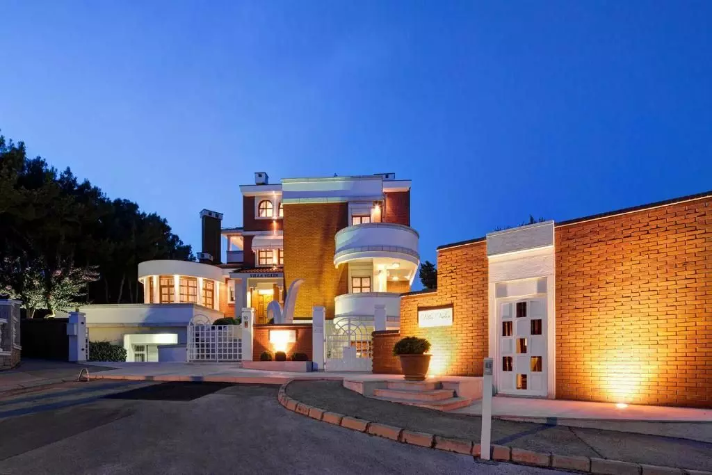 10-bedroom Villa In Stoja, Croatia (1.300 M²)