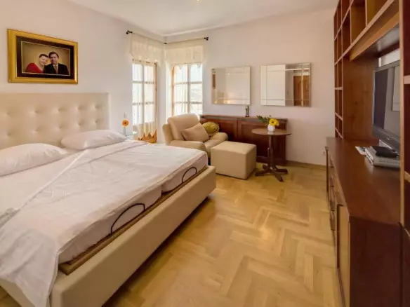 10-bedroom Villa In Stoja, Croatia (1.300 M²)