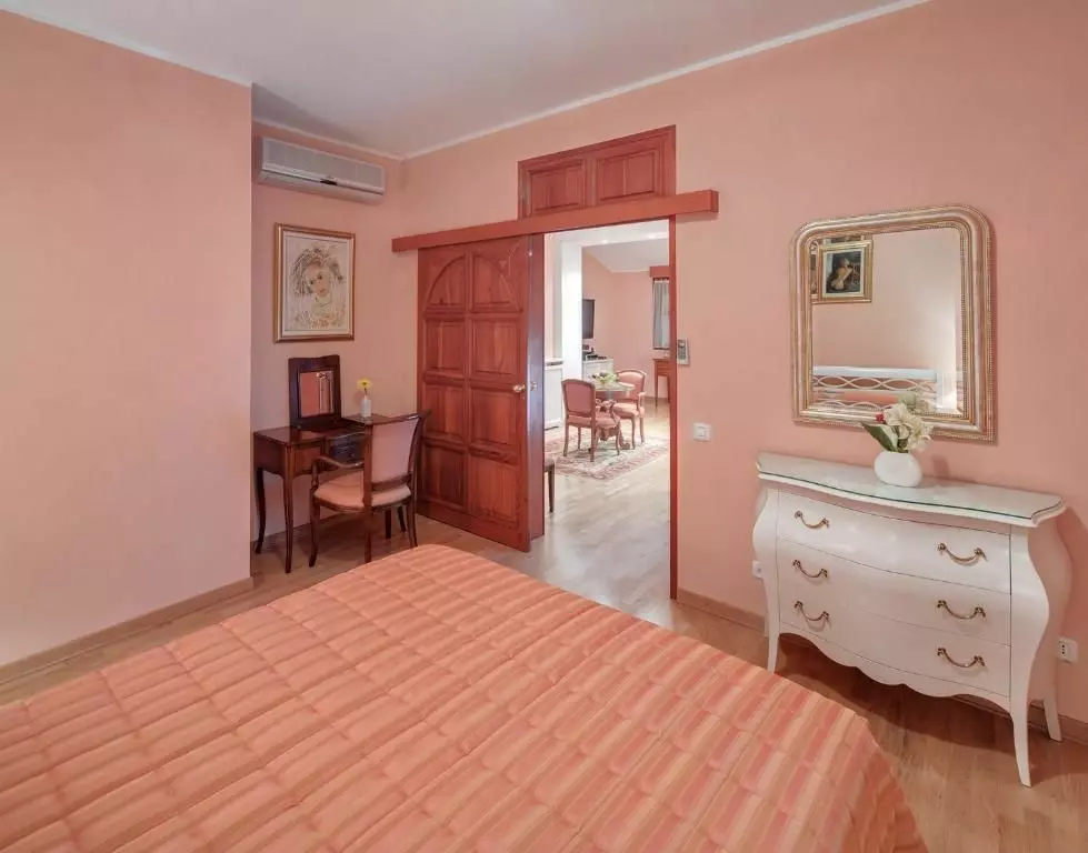 10-bedroom Villa In Stoja, Croatia (1.300 M²)