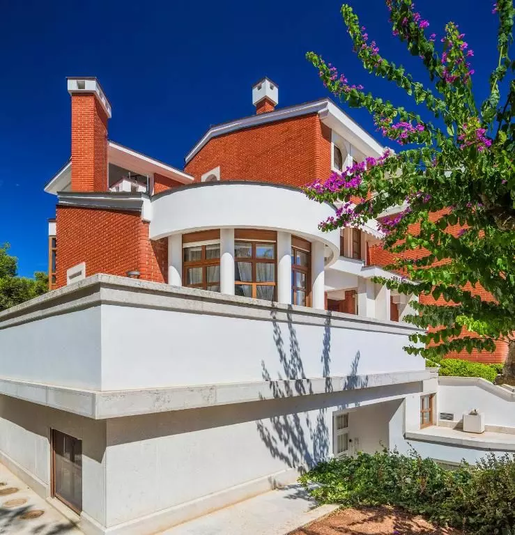 10-bedroom Villa In Stoja, Croatia (1.300 M²)