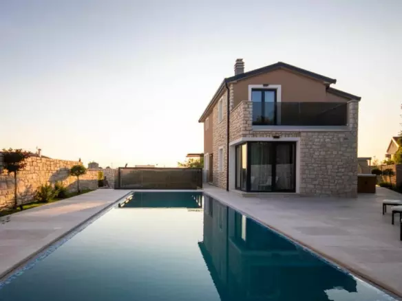 4-bedroom Villa In Nova Vas, Croatia (14.642 M²)