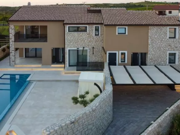 4-bedroom Villa In Nova Vas, Croatia (14.642 M²)
