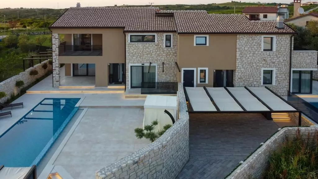 4-bedroom Villa In Nova Vas, Croatia (14.642 M²)