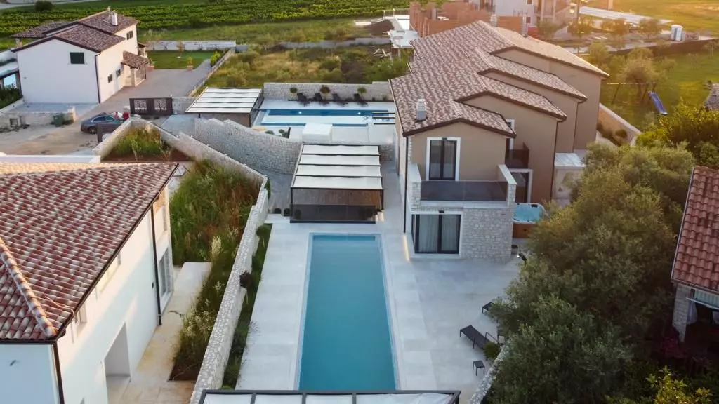 4-bedroom Villa In Nova Vas, Croatia (14.642 M²)