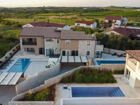 4-bedroom Villa In Nova Vas, Croatia (14.642 M²)