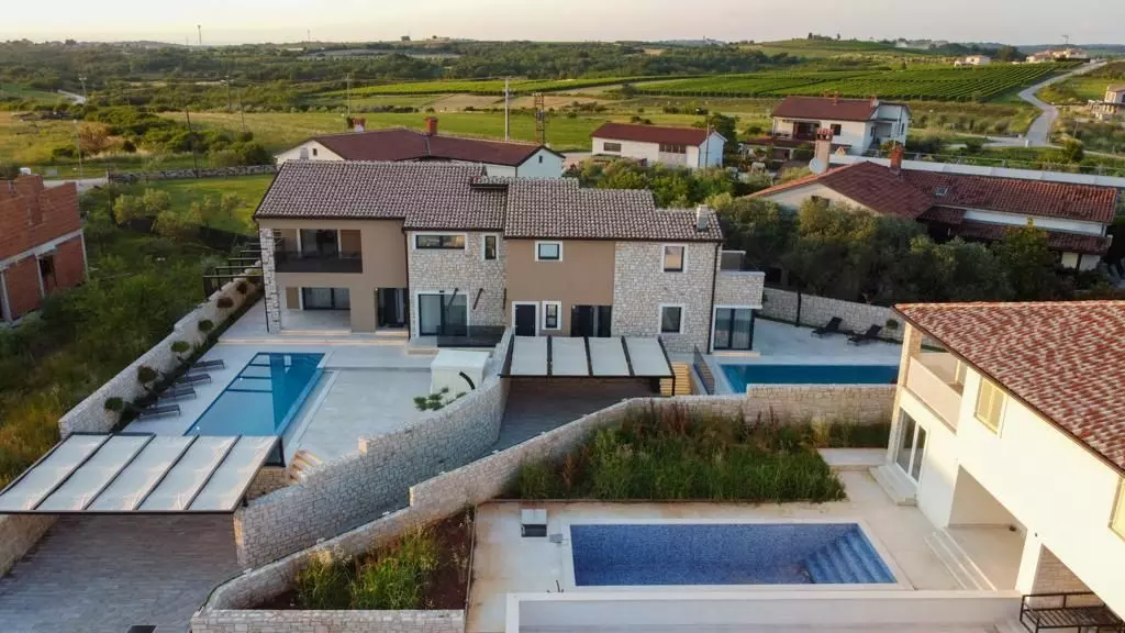 4-bedroom Villa In Nova Vas, Croatia (14.642 M²)