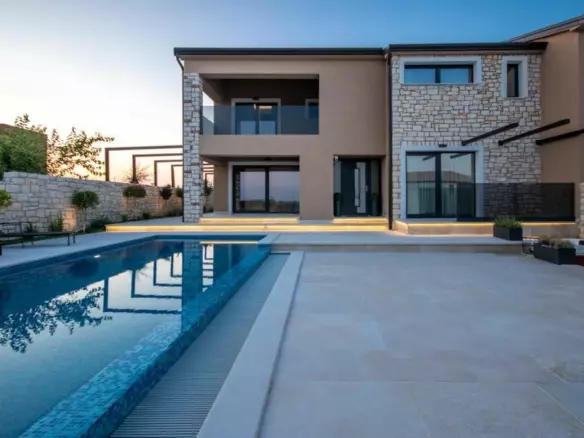 4-bedroom Villa In Nova Vas, Croatia (1.787 M²)