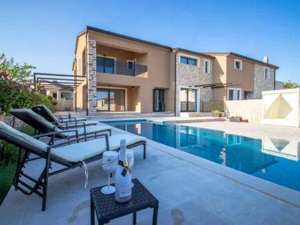 4-bedroom Villa In Nova Vas, Croatia (1.787 M²)