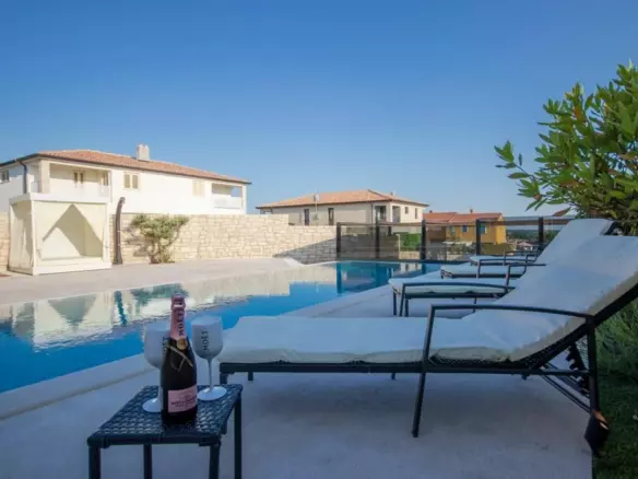 4-bedroom Villa In Nova Vas, Croatia (1.787 M²)