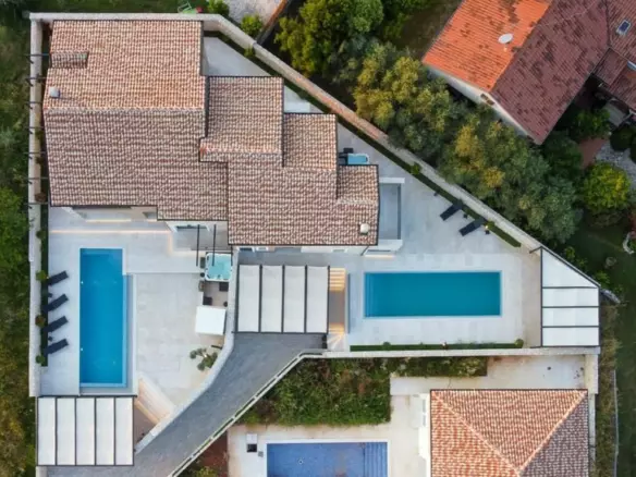 4-bedroom Villa In Nova Vas, Croatia (1.787 M²)