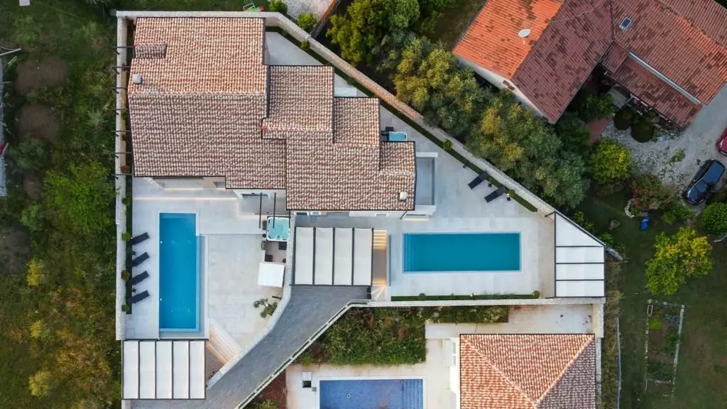 4-bedroom Villa In Nova Vas, Croatia (1.787 M²)